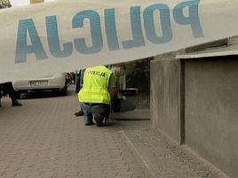 Jednego z bandytów od razu obezwładniono, drugi zdołał uciec lecz policja odcięła mu drogę ucieczki