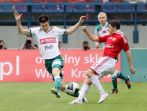 Strzelec bramki dla Śląska Wrocław – Rok Elsner (fot. PAP/Stanisław Rozpędzik)