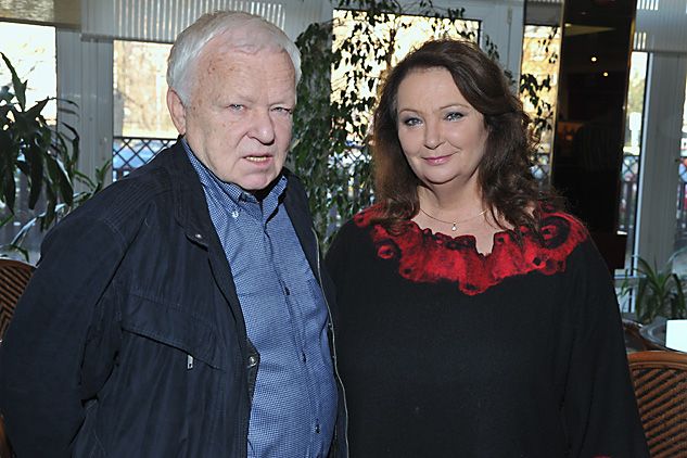 Artyści odebrali z rąk Anny Dymnej symboliczne nagrody za dzialalność charytatywną (fot. J. Bogacz/TVP)