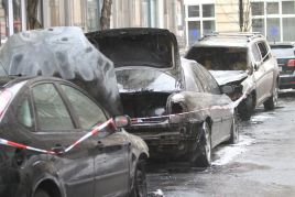 Decyzją sądu podpalacz nie zostanie zatrzymany w areszcie, a będzie poddany dozorowi policyjnemu (fot. Bartłomiej Zborowski/PAP)