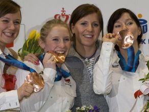 Jak podkreślają same łyżwiarki, medal wywalczyły w czwórkę (fot.PAP)