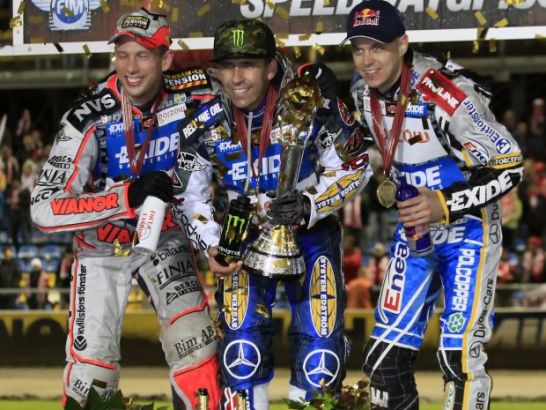 Mistrz świata Greg Hancock, wicemistrz Andreas Jonsson i brązowy medalista Jarosław Hampel (fot. PAP/Lech Muszyński)