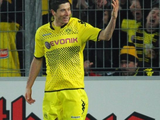Lewandowski był w sobotę w szampańskim humorze (fot. PAP/EPA)