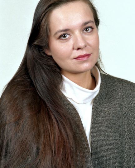 Dziennikarka z burzą włosów w 1993 roku (fot. TVP)