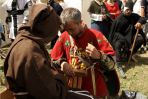 Niektórzy przeczuwając, że mogą wrócić na tarczy, zawczasu przygotowali się na spotkanie ze Wszechmogącym (PAP/M. Kaczyńska)