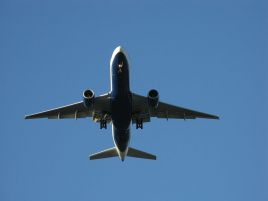 Boeing 777 o mały włos nie zderzył się z niemieckim odrzutowcem (Wikimedia Commons)