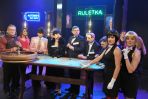Przy głównym stole zgromadzili się rozgrywający polskiej sceny politycznej (fot. J. Bogacz/TVP)