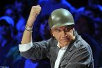 Mark Tysper próbował odizolować się od tego co działo się na scenie (fot. J. Bogacz/TVP)