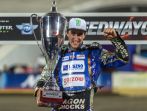 Chris Holder mógł świętować zwycięstwo w Lesznie (fot. PAP/Adam Ciereszko)