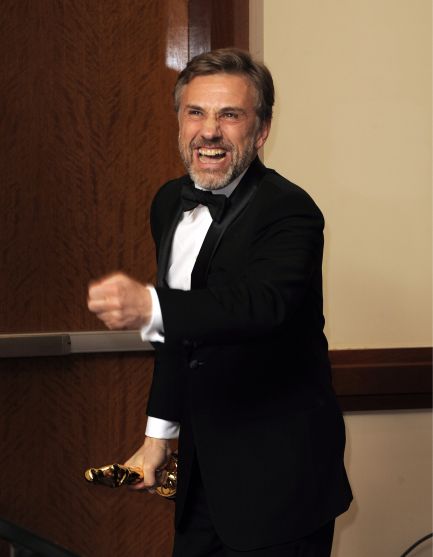 Swojego zadowolenia nie krył zwycięzca w kategorii najlepszy aktor drugoplanowy Christoph Waltz (fot. PAP/EPA/PAUL BUCK)
