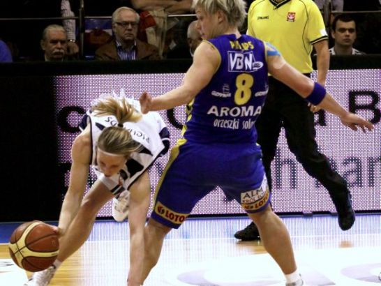 Koszykarki Lotosu Gdynia wygrały drugi mecz finałowy z KSSSE AZS PWSZ Gorzów Wlkp.80:72 (fot. PAP)