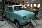 Mikrus MR 300 z 1958 r. Takim samochodem na wczasy jeździły całe rodziny... (fot. Adam Ciereszko / PAP)