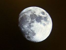 Czy możliwe, że nasz „nocny” satelita kiedyś zniknie?