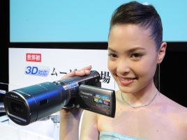 Nagrywanie i oglądanie realistycznych filmów 3D staje się dostępne również dla użytkowników domowych.