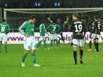 Traore za chwilę bezbłędnie uderzy z rzutu karnego (fot. Cezary Korycki/sport.tvp.pl)