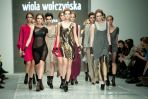 Modelki prezentujące kolekcje Wioli Wołczyńskiej (fot. Łukasz Szeląg/Moda Forte)