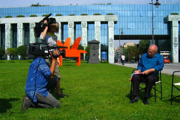 Odwiedzamy plan, na którym powstaje program „Słowo na niedzielę” (fot. materiały TVP)