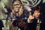 Jednak dzięki doświadczeniu Hana Solo i Chewbacki Wookiego Millenium Falcon zbliża się do Alderaana(fot. archiwum TVP)