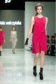 ... wyraziste kolory dominują w kolekcji Wioli Wołczyńskiej (fot. Łukasz Szeląg/Moda Forte)