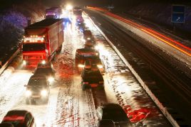 Na drogach i  autostradach dojazdowych do  Barcelony, utknęły tysiące aut