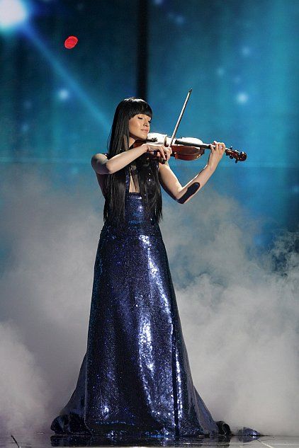 Urban Symphony nie było jedynym zespołem, który sięgnął po klasyczne instrumenty (fot. Yuri Kochetkov/EPA)