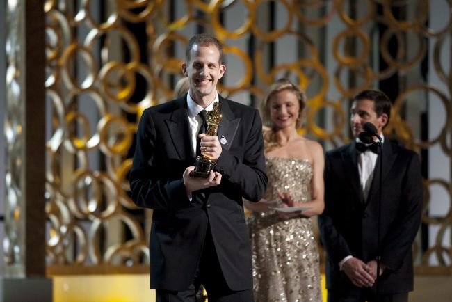 Pete Docter otrzymał Oscara za „Odlot” w kategorii najlepszy długometrażowy film animowany (PAP/EPA/GREG HARBAUGH)