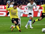 Shinji Kagawa strzela pierwszą bramkę dla Borussii (fot. PAP/EPA)