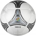 Tango 12 – oficjalna piłka na finał Euro 2012 (fot. adidas)