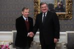 Z byłym czeskim przywódcą podczas wizyty w Pradze spotkał się m.in. Bronisław Komorowski (fot. PAP/EPA)