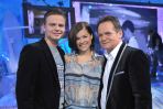 Kasię i Marcina wita gospodarz programu Piotr Pręgowski (fot. I.Sobieszczuk/TVP)