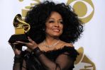 Diva muzyki soul Diana Ross ze statuetką Grammy (fot. PAP/EPA)