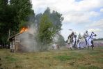 A krzyżacki najeźdźca robił co mógł, by zasłużyć na gniew ludu znad Wisły - paląc i grabiąc wszystko po drodze (PAP/M. Kaczyńska