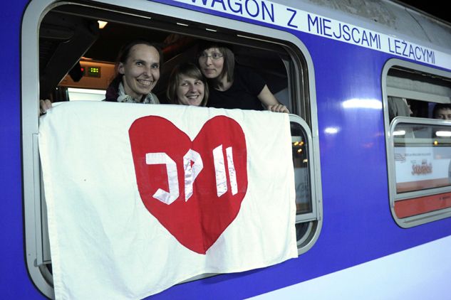 Pielgrzymi z Warszawy wyruszyli na uroczystości beatyfikacyjne do Rzymu specjalnym pociągiem (fot. PAP)