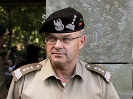 Gen. Waldemar Skrzypczak przyznaje, że dostawał sygnały o inwigilacji, ale nie dał im wiary