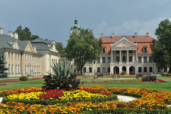 Zespół pałacowo-parkowy w Kozłówce powstał pod koniec XVIII wieku. (fot. TVP/I. Sobieszczuk)