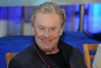 Daniel Olbrychski powrócił po latach do Łodzi, miejsca w którym dzieje się akcja serialu (fot. J. Bogacz/TVP)
