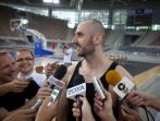 Marcin Gortat jak zwykle tryskał humorem (fot. PAP/Grzegorz Michałowski)