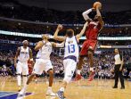 Wydarzeniem pierwszego dnia było spotkanie Dallas Mavericks z Miami Heat (fot. PAP/EPA)