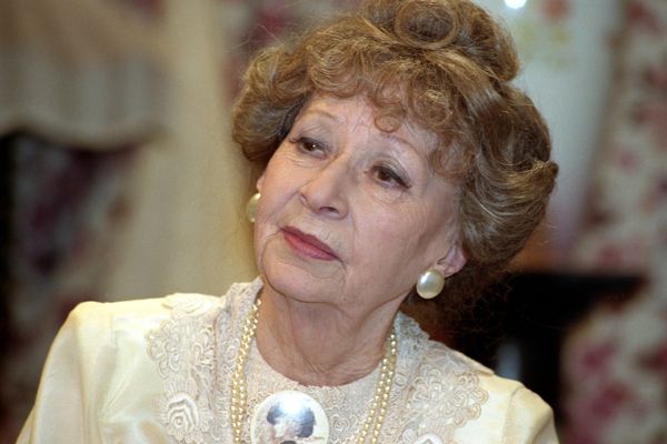 Jej serialowe role nie przeszkodziły jej udzielać się w wielu spektaklach teatralnych, „Upiór w kuchni”, 1993 (fot. TVP)