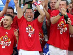 Po rocznej przerwie Wiślacy znowu fetowali mistrzostwo Polski (fot. PAP/Jacek Bednarczyk)