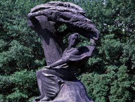 Fryderyk Chopin to geniusz i fenomen, gdyż porywa ludzi na całym świecie i przemawia do serc pod każdą szerokością geograficzną