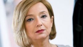 Marta Klubowicz kreuje osobę dość tajemniczą (fot. Jarosław Sosiński/TVP)