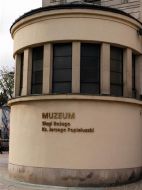 Uroczyste otwarcie muzeum nastąpiło 16 października 2004 (Fot. Jan Bogacz/TVP)
