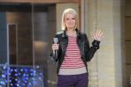 Kasia Stankiewicz z pozdrowieniam dla widzów (fot. Agencja Forum)
