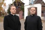 Przyjazd nowego wikarego poruszył mieszkańców (fot. K.Wellman/TVP)
