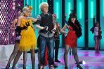 Zagrał zespół Blenders otoczony przez rewiowy balet z epoki (fot. Jan Bogacz/TVP)