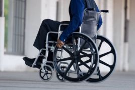 Technologia dmuchania nosem pozwala pokonać wózkiem inwalidzkim skomplikowany tor przeszkód