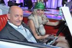 Elegancki kabriolet i piękna młoda dama za kierownicą, czyli powiew luksusu z minionej epoki (fot. Jan Bogacz/TVP)