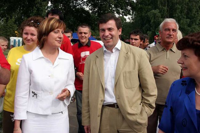 2005 i nadal kontrastowe kolory na głowie (fot. arch. PAP/Grzegorz Michałowski)