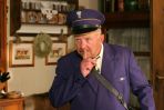 Listonosz Józef (Jerzy Turek) był przez lata powiernikiem Dionizego (fot. Jacek Urbaniak/TVP)